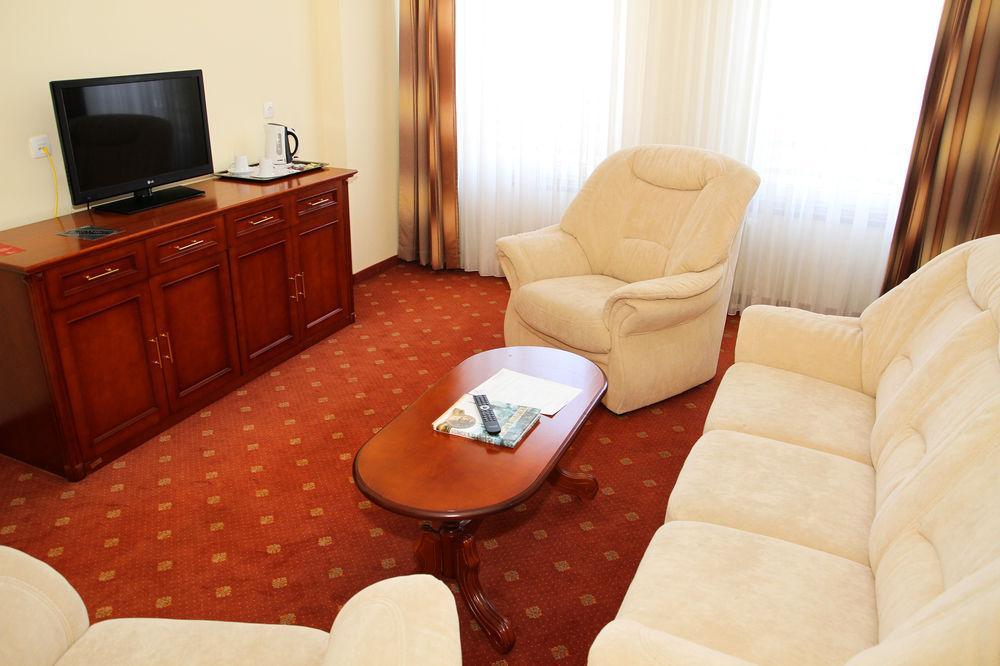 Hotel Galleria سوبوتيتْسا المظهر الخارجي الصورة