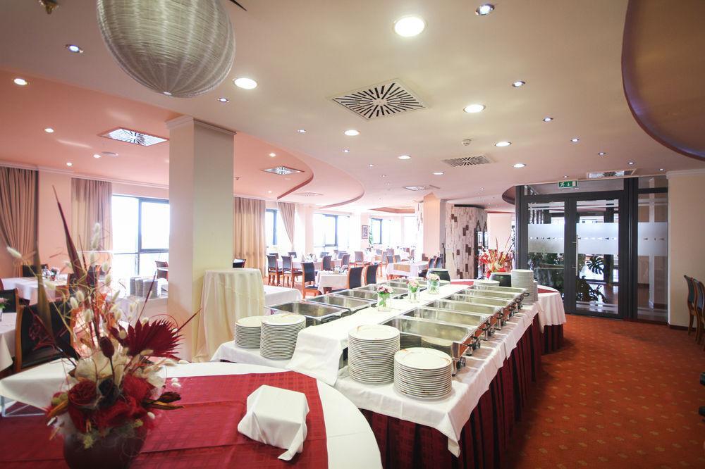 Hotel Galleria سوبوتيتْسا المظهر الخارجي الصورة