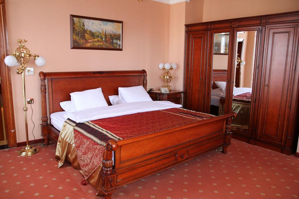Hotel Galleria سوبوتيتْسا المظهر الخارجي الصورة