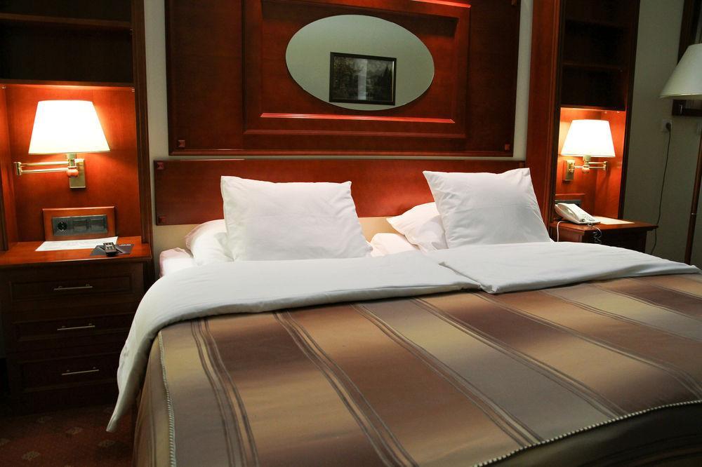 Hotel Galleria سوبوتيتْسا المظهر الخارجي الصورة