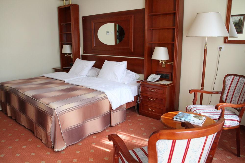Hotel Galleria سوبوتيتْسا المظهر الخارجي الصورة