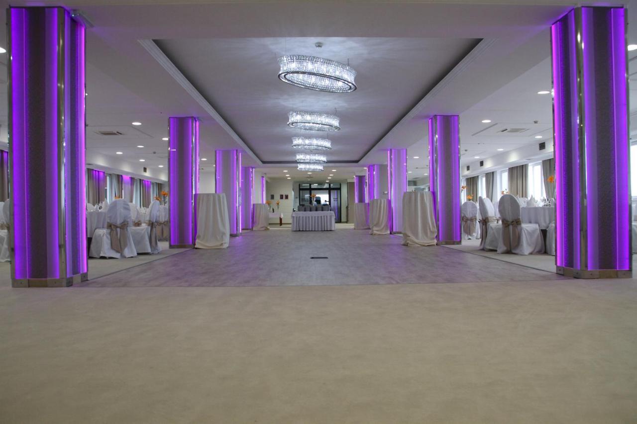 Hotel Galleria سوبوتيتْسا المظهر الخارجي الصورة