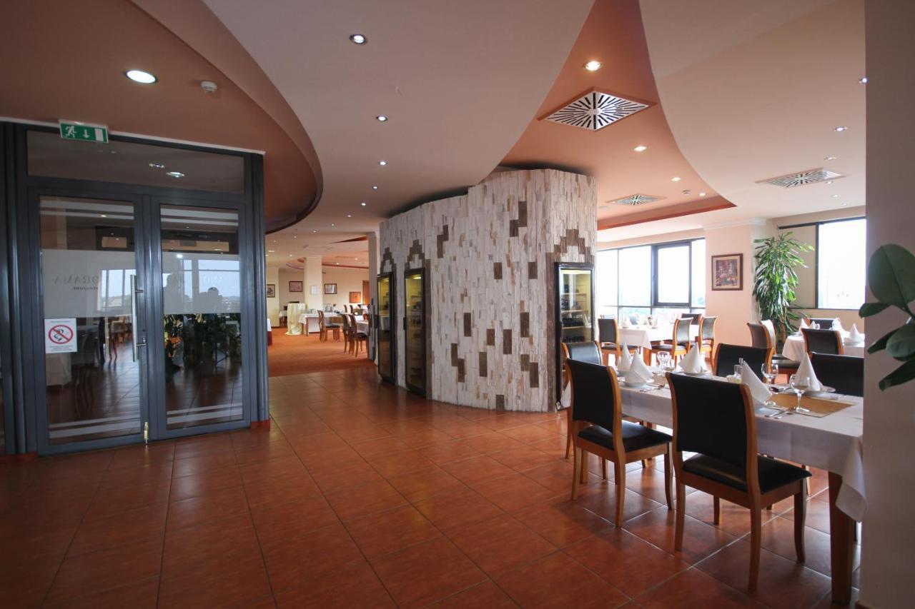 Hotel Galleria سوبوتيتْسا المظهر الخارجي الصورة