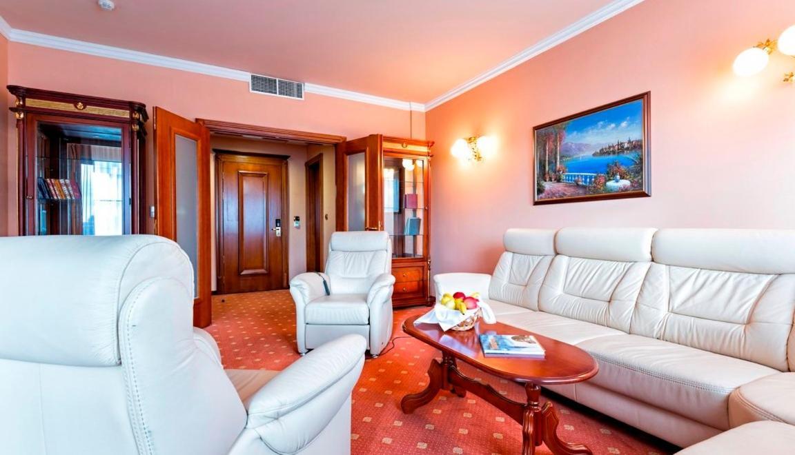 Hotel Galleria سوبوتيتْسا المظهر الخارجي الصورة