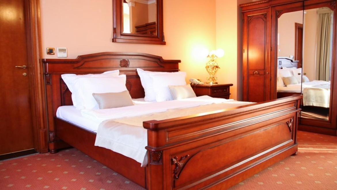 Hotel Galleria سوبوتيتْسا المظهر الخارجي الصورة